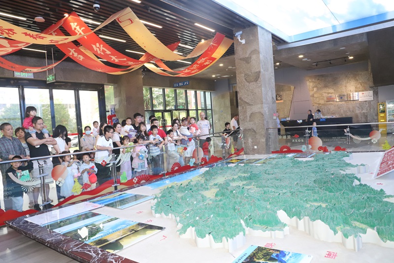 探索自然 童繪清風(fēng)丨 廣咨集團(tuán)舉行2025年職工親子活動